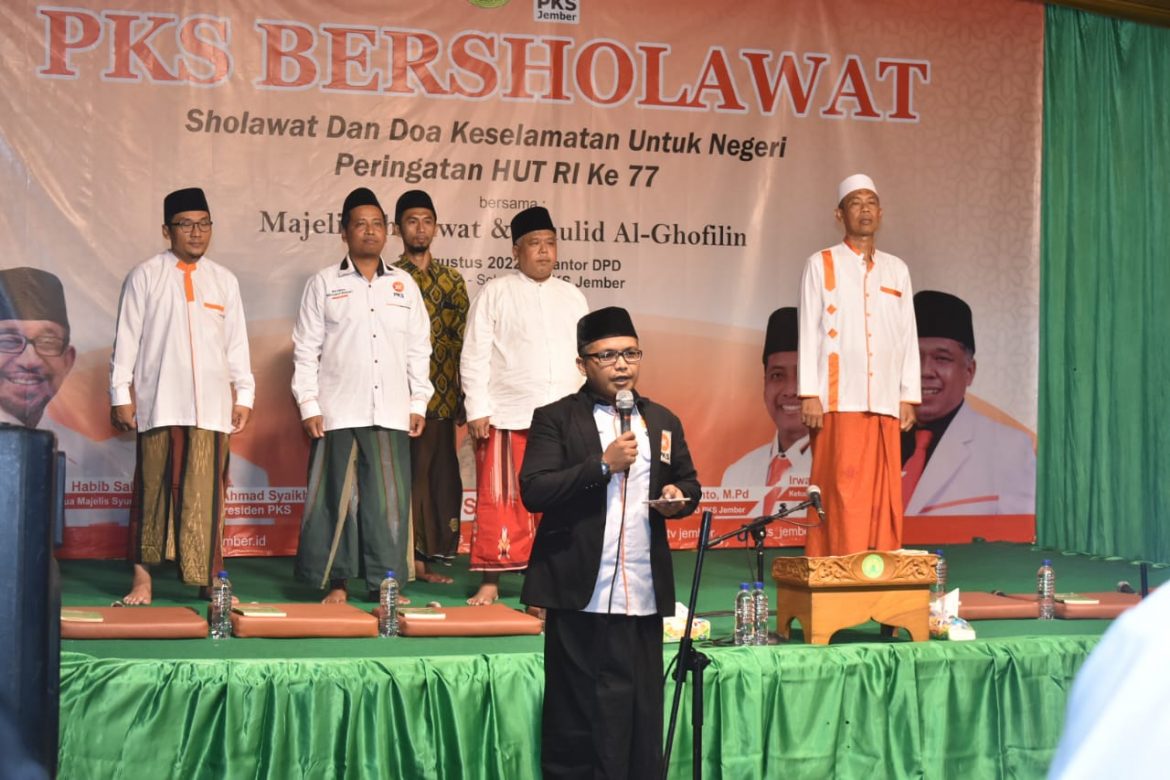 Gelar PKS Bersholawat Bersama Gus Baiqun, Ribuan Jamaah Hadiri Doa Untuk Negeri
